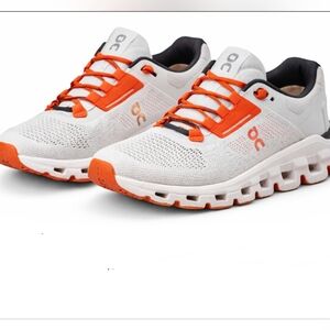 On Running Cloudstratus 3 White/Flame Training Running Shoes Women’s 8